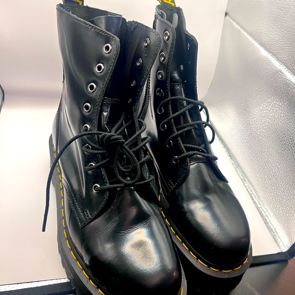 Jadon Black Leather 8-Eye Platform Boot
Dr. Martens Size 11 - Picture 2 of 4